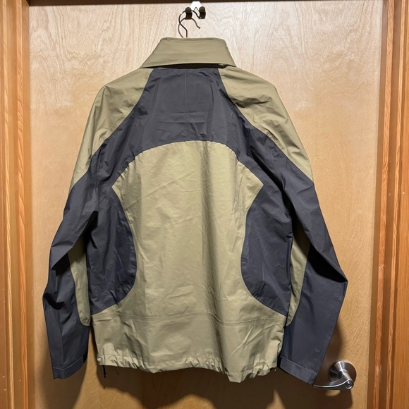 Stussy Taped Seam Rain Shell Jacket - Picture 2 of 6